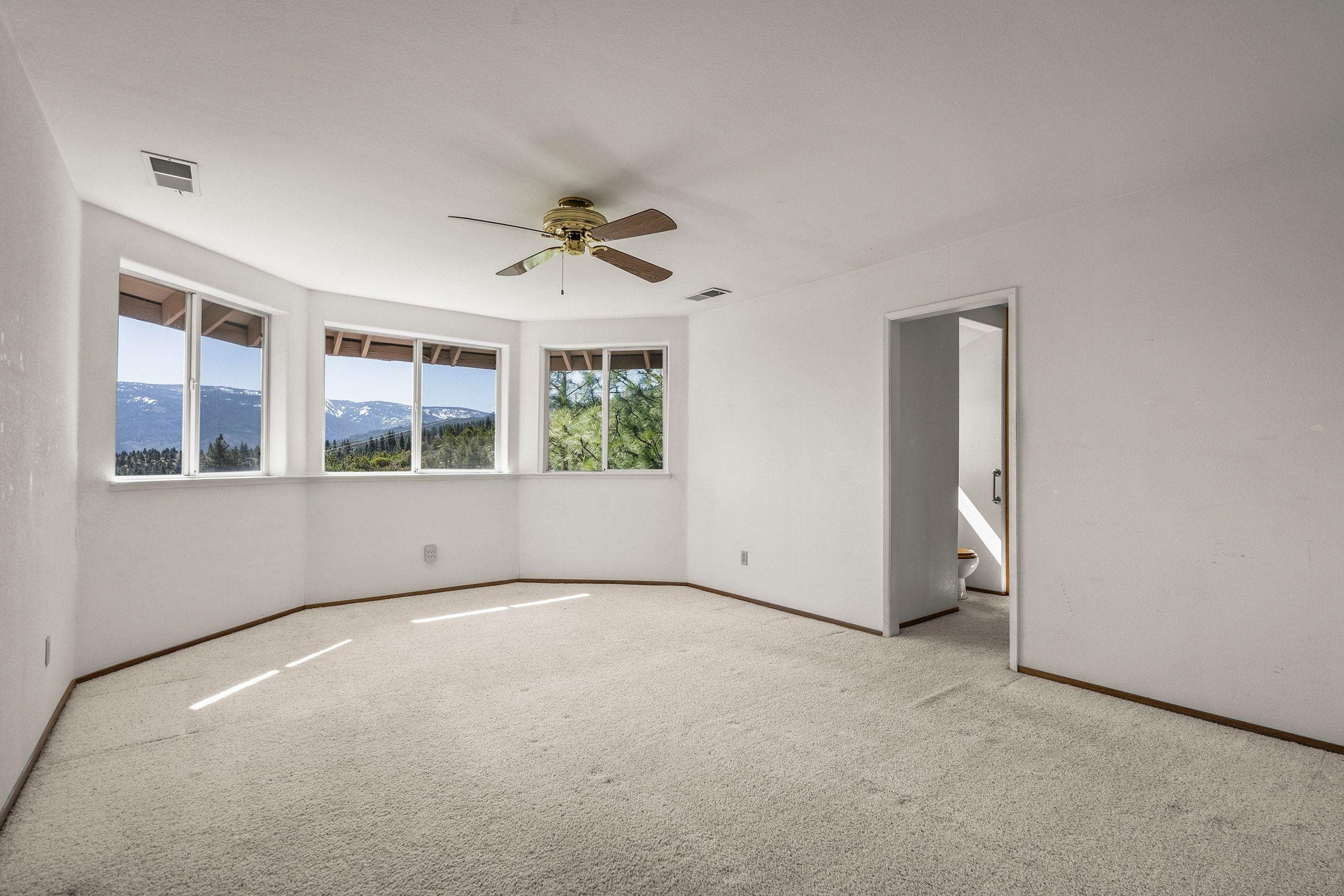 1020 Sunrise Creek Road Loyalton, CA 96118 - Photo 19 of 27 an empty room with a window