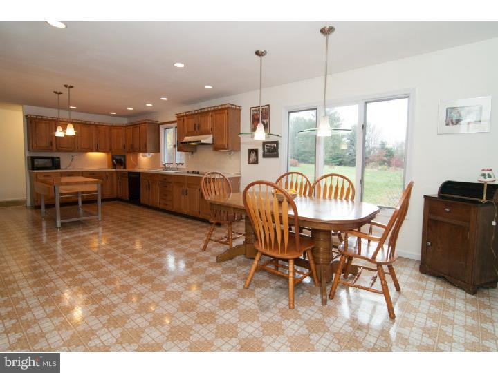 5822 Limeport Road Emmaus, PA 18049 - Photo 10 of 24 Kitchen