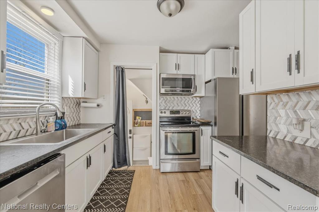 18051 Reed Street Melvindale, MI 48122 - Photo 11 of 35
