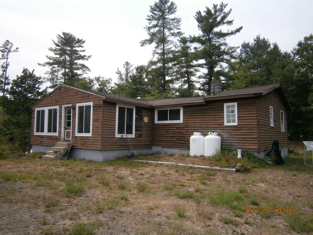122 Chester Road Raymond, NH 03077 - Photo 1 of 14