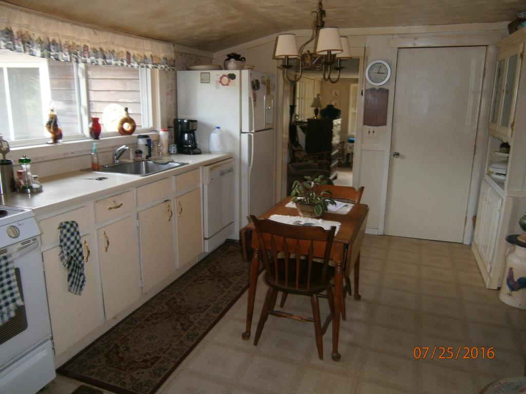 122 Chester Road Raymond, NH 03077 - Photo 6 of 14