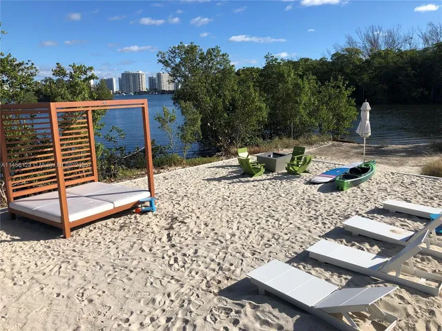 $705,000 | 16385 Biscayne Boulevard, Unit 1417, North Miami Beach, FL 33160