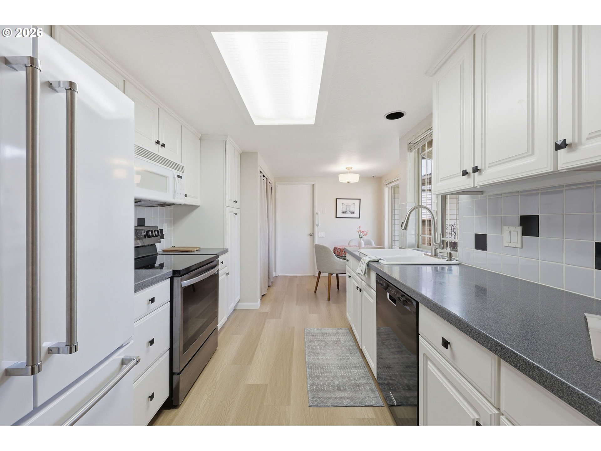 15765 Southwest Greens Way Portland, OR 97224 - Photo 12 of 32