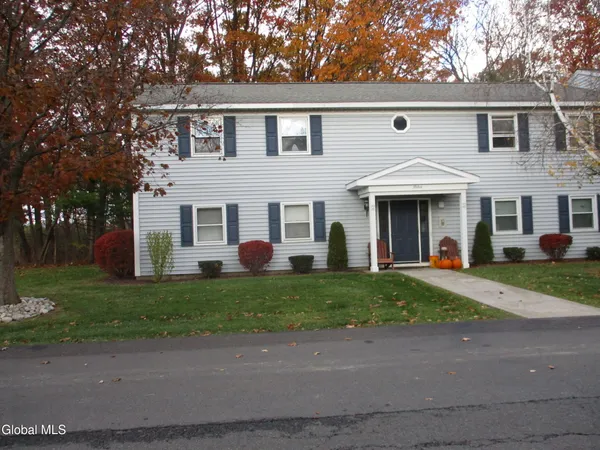 $1,825 | 161 Cedarview Lane, Colonie, NY 12189