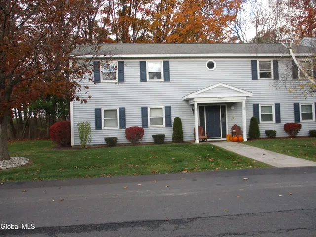 $1,825 | 161 Cedarview Lane, Colonie, NY 12189