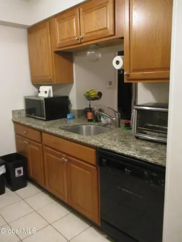 $1,825 | 161 Cedarview Lane, Colonie, NY 12189