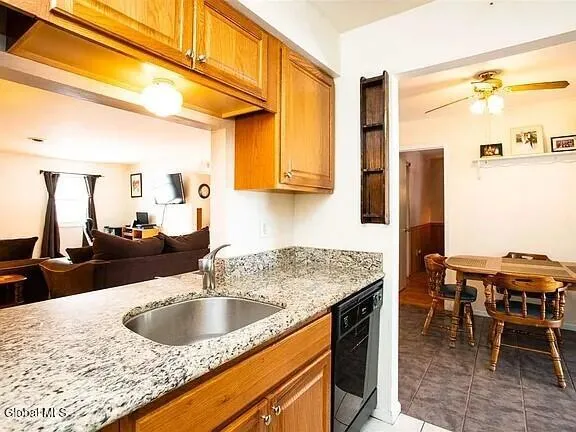 $1,825 | 161 Cedarview Lane, Colonie, NY 12189