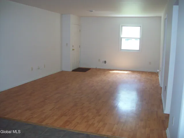 $1,825 | 161 Cedarview Lane, Colonie, NY 12189