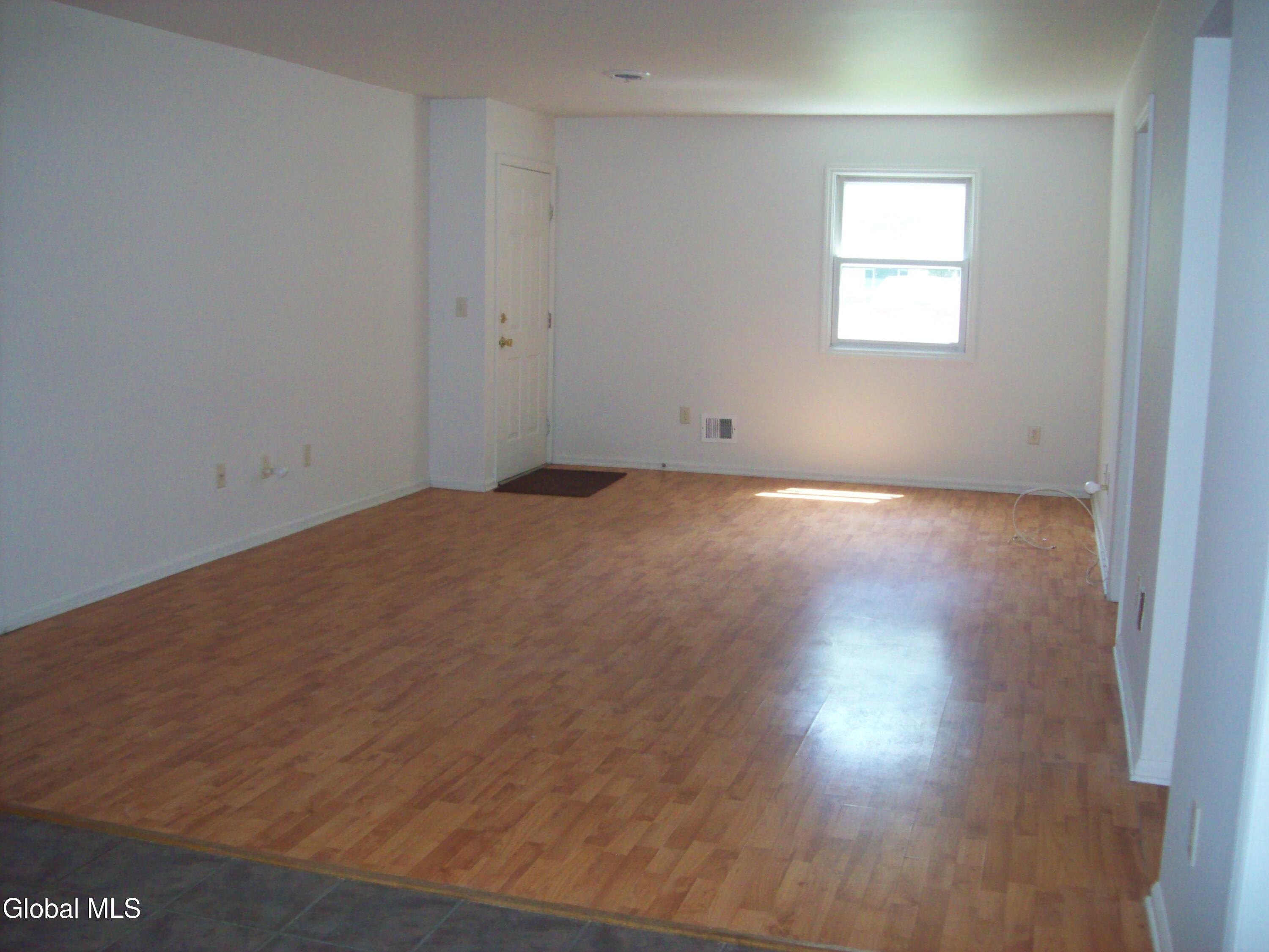 161 Cedarview Lane Colonie, NY 12189 - Photo 18 of 26 100_1673