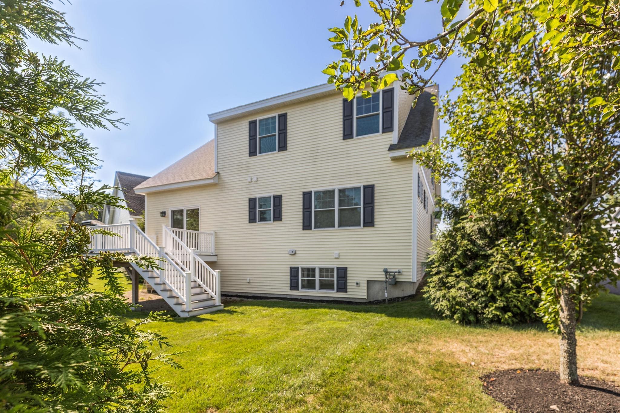 6 Chadwick Circle Windham, NH 03087 - Photo 3 of 22