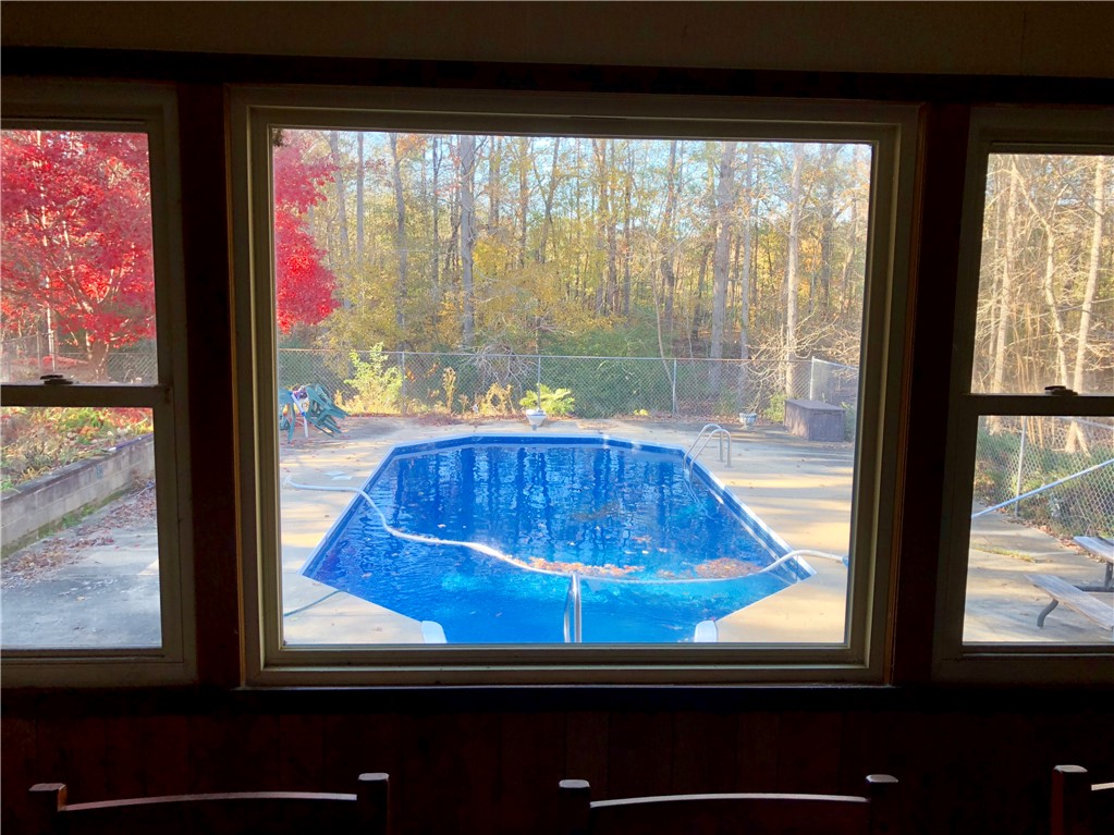 130 McCoy Road Starr, SC 29684 - Photo 16 of 35 Breakfast room window.