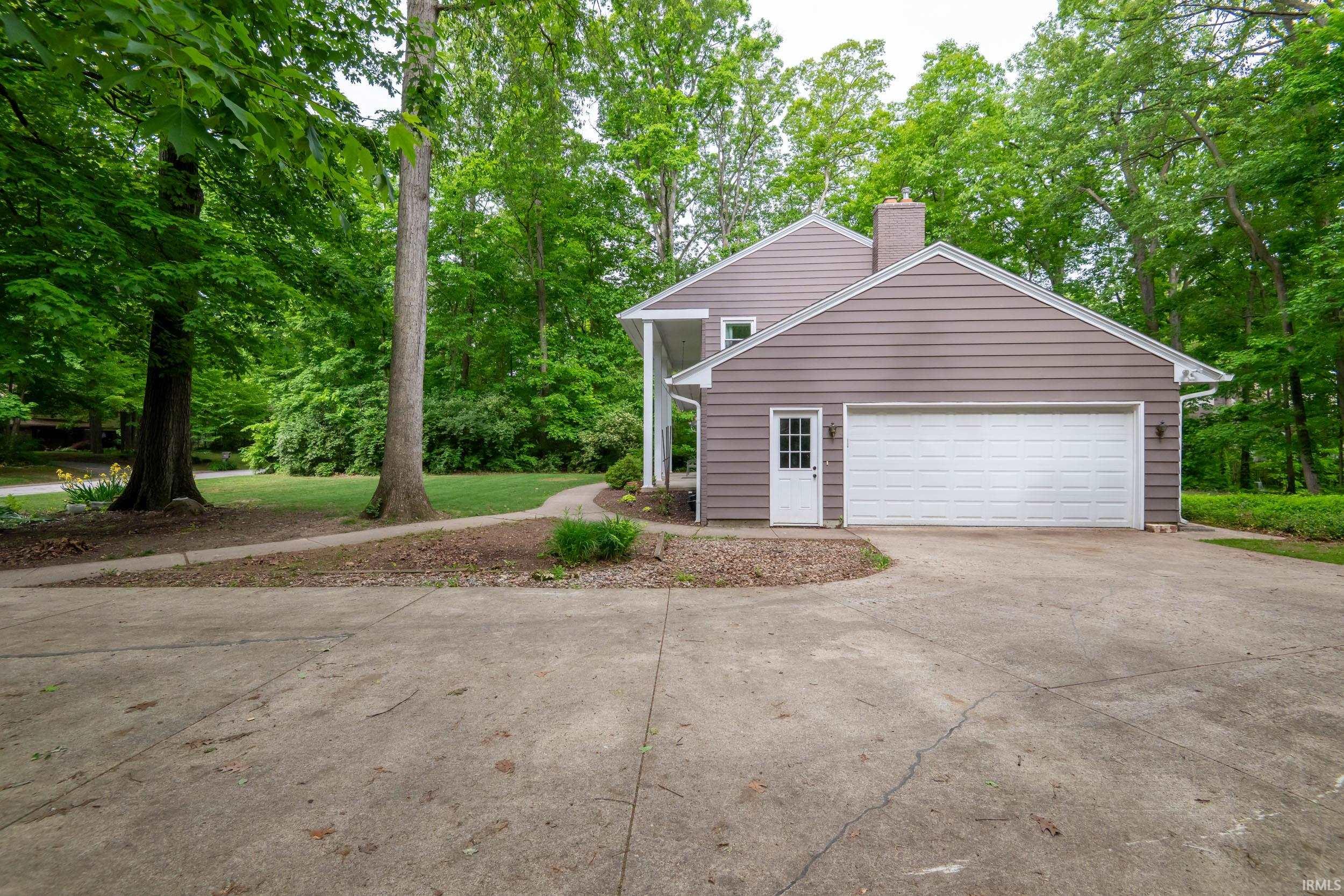 10530 Uncas Trail Fort Wayne, IN 46804 - Photo 4 of 36