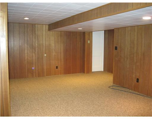 2324 Rose Garden Road Pittsburgh, PA 15220 - Photo 11 of 17 Den/Family/Great Room.