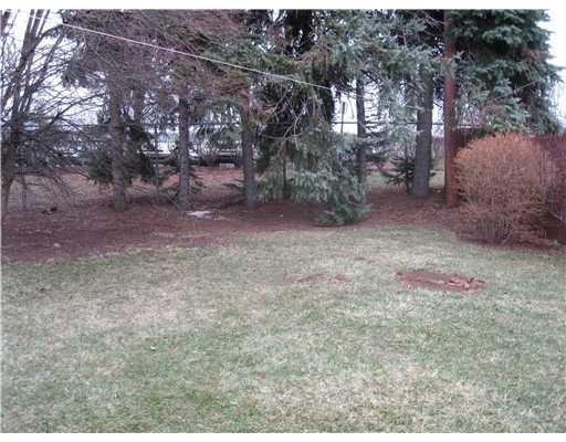 2324 Rose Garden Road Pittsburgh, PA 15220 - Photo 16 of 17 Yard/Garden.