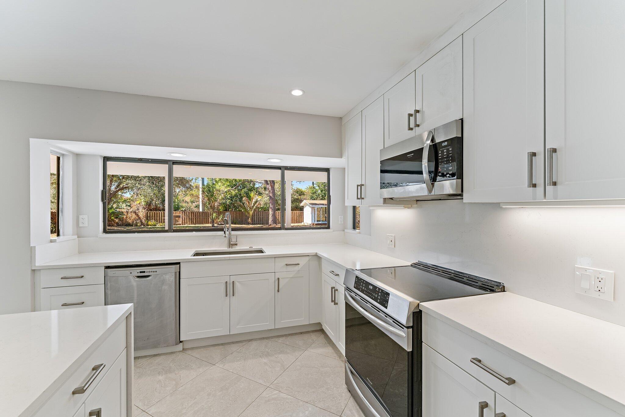 5883 Set-N-Sun Place Jupiter, FL 33458 - Photo 21 of 42 045-5883SetNSunPl-Jupiter-SMALL