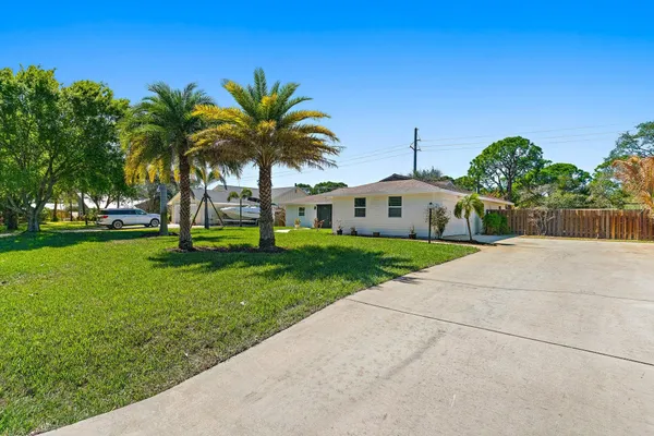 $895,000 | 5883 Set-N-Sun Place, Jupiter, FL 33458