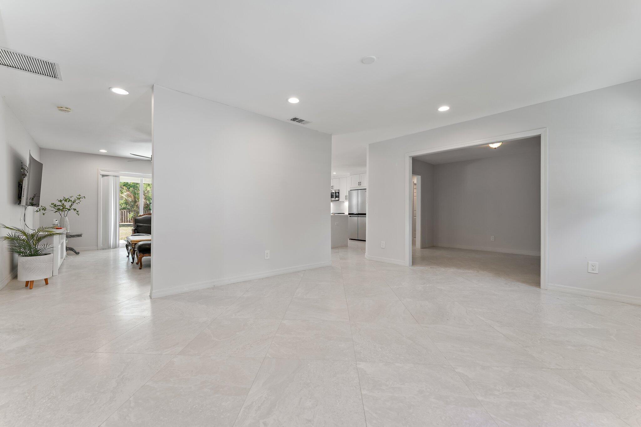 5883 Set-N-Sun Place Jupiter, FL 33458 - Photo 7 of 42 031-5883SetNSunPl-Jupiter-SMALL