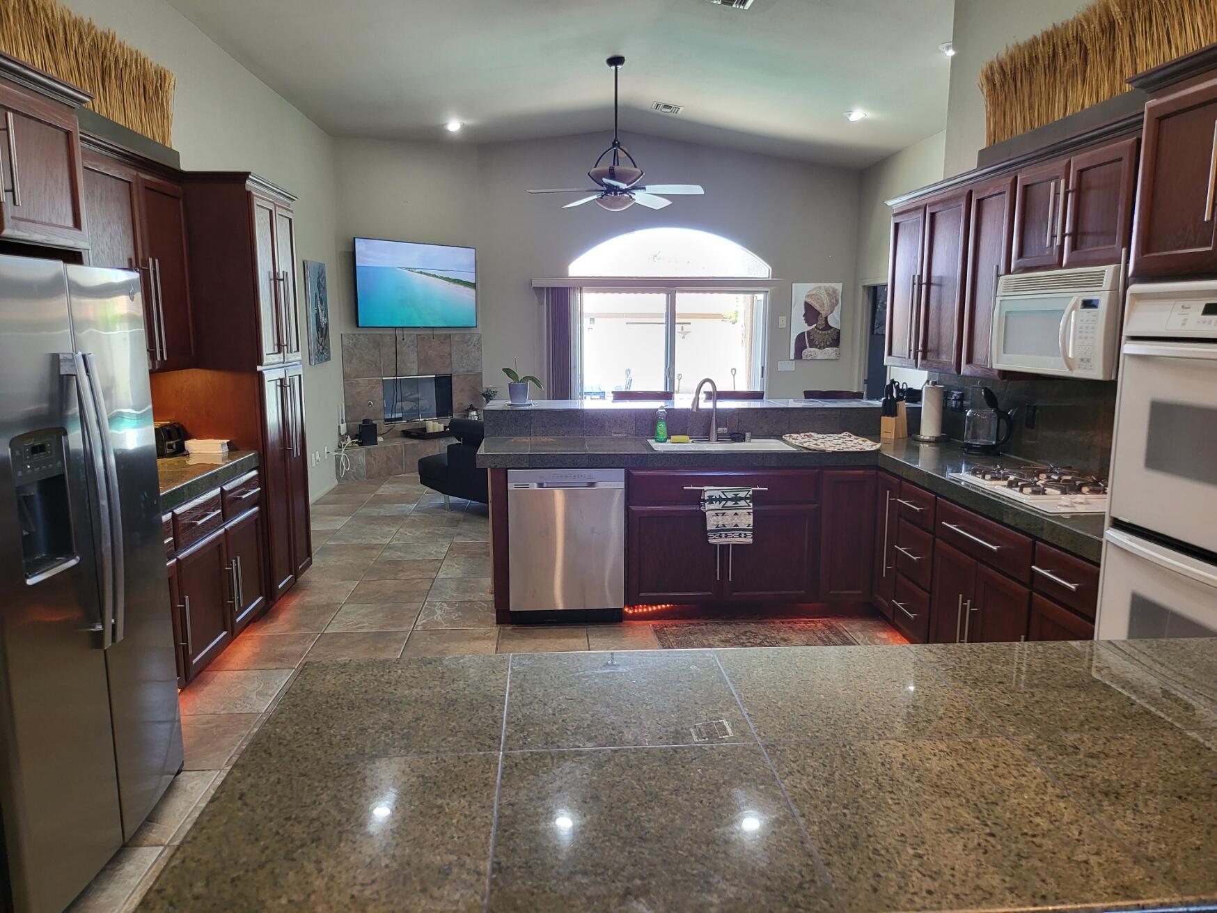 67235 Garbino Road Cathedral City, CA 92234 - Photo 16 of 45 Kitchen to Family