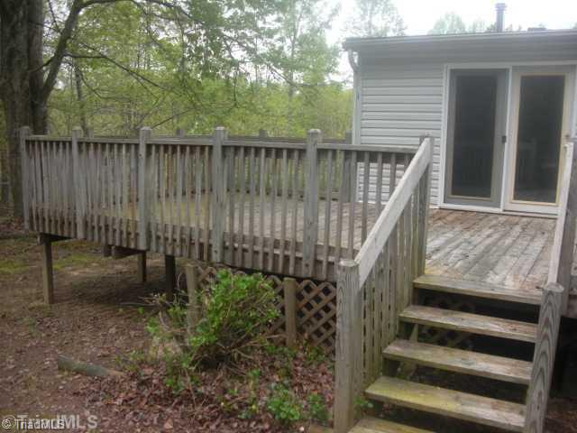 192 Local Road Mayodan, NC 27027 - Photo 3 of 14 Patio/Deck.