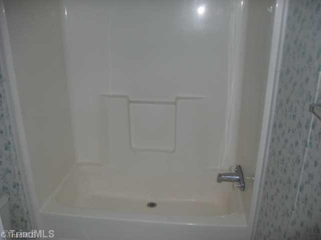 192 Local Road Mayodan, NC 27027 - Photo 7 of 14 Other Bath.