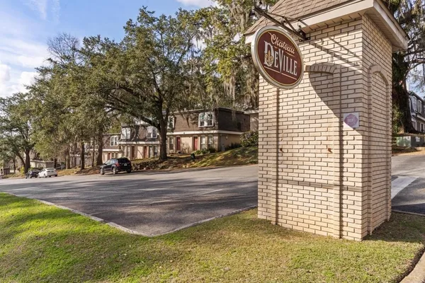 $85,000 | 2020 Continental Avenue, Unit 206, Tallahassee, FL 32304