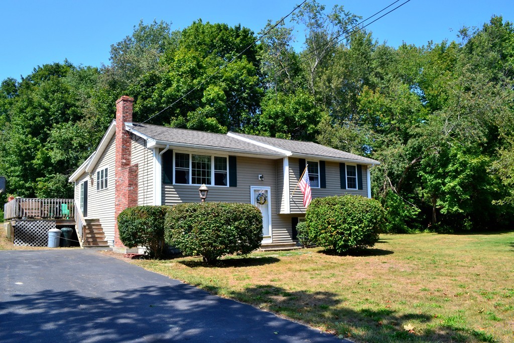 47 Lincoln Lane Hanover, MA 02339 - Photo 1 of 13 Gallery Image 1
