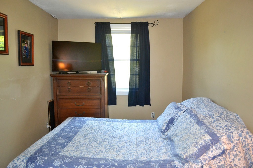 47 Lincoln Lane Hanover, MA 02339 - Photo 11 of 13 Gallery Image 11