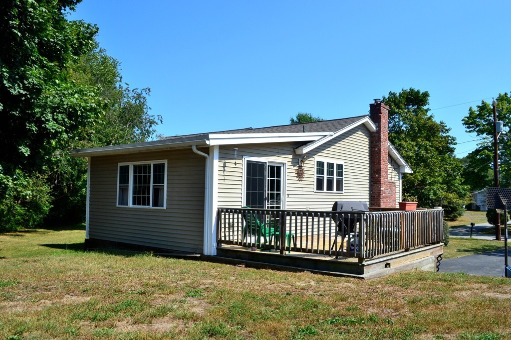 47 Lincoln Lane Hanover, MA 02339 - Photo 2 of 13 Gallery Image 2