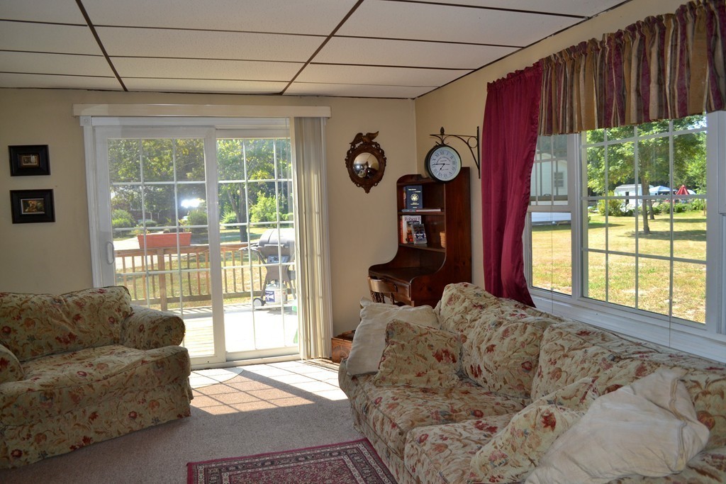 47 Lincoln Lane Hanover, MA 02339 - Photo 7 of 13 Gallery Image 7