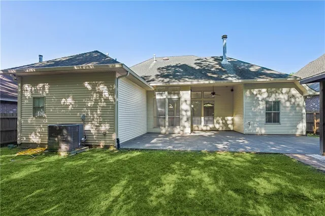 $2,300 | 400 Brown Thrasher Loop North, Madisonville, LA 70447