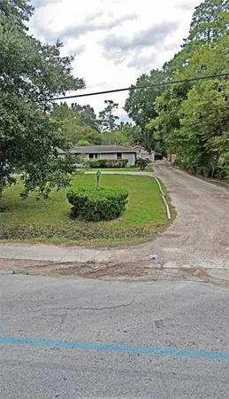 $1,300,000 | 3719 Sherwood Lane, Houston, TX 77092