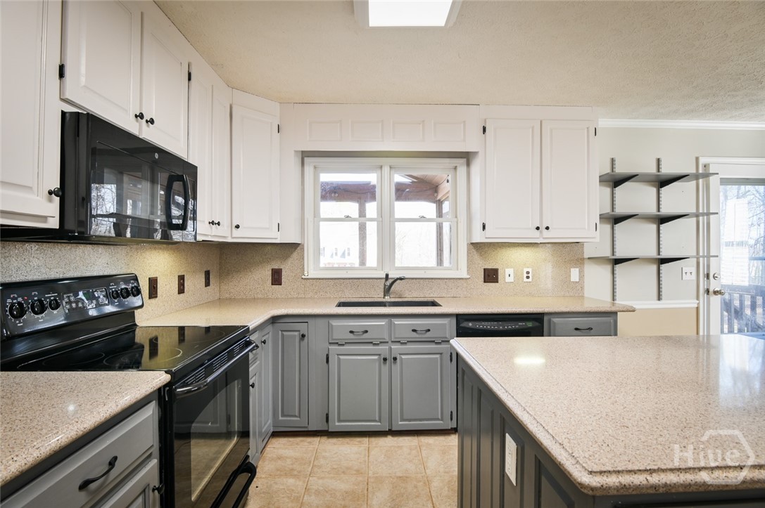 1010 Charles Court Statham, GA 30666 - Photo 16 of 61