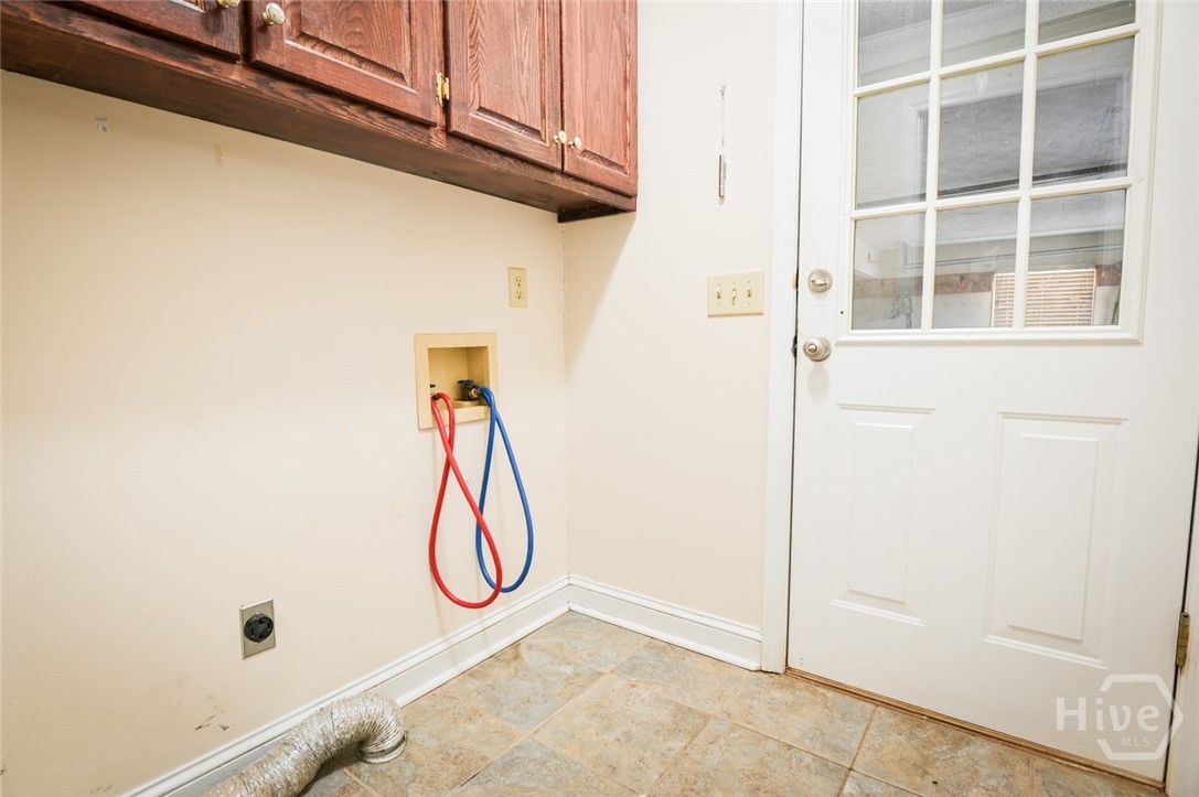 1010 Charles Court Statham, GA 30666 - Photo 7 of 61