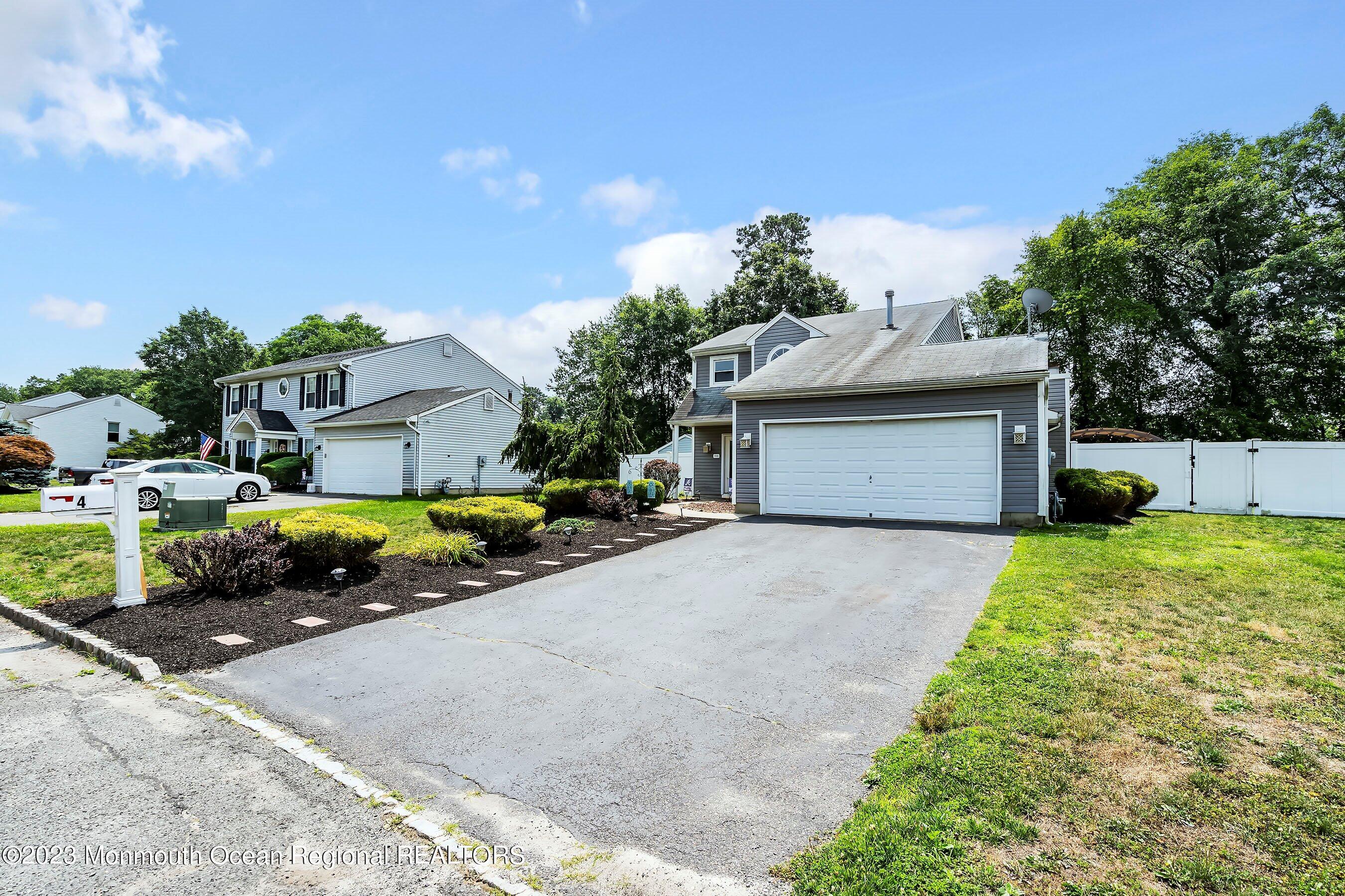 4 Reed Road Howell, NJ 07731 - Photo 8 of 29 03-Front Right
