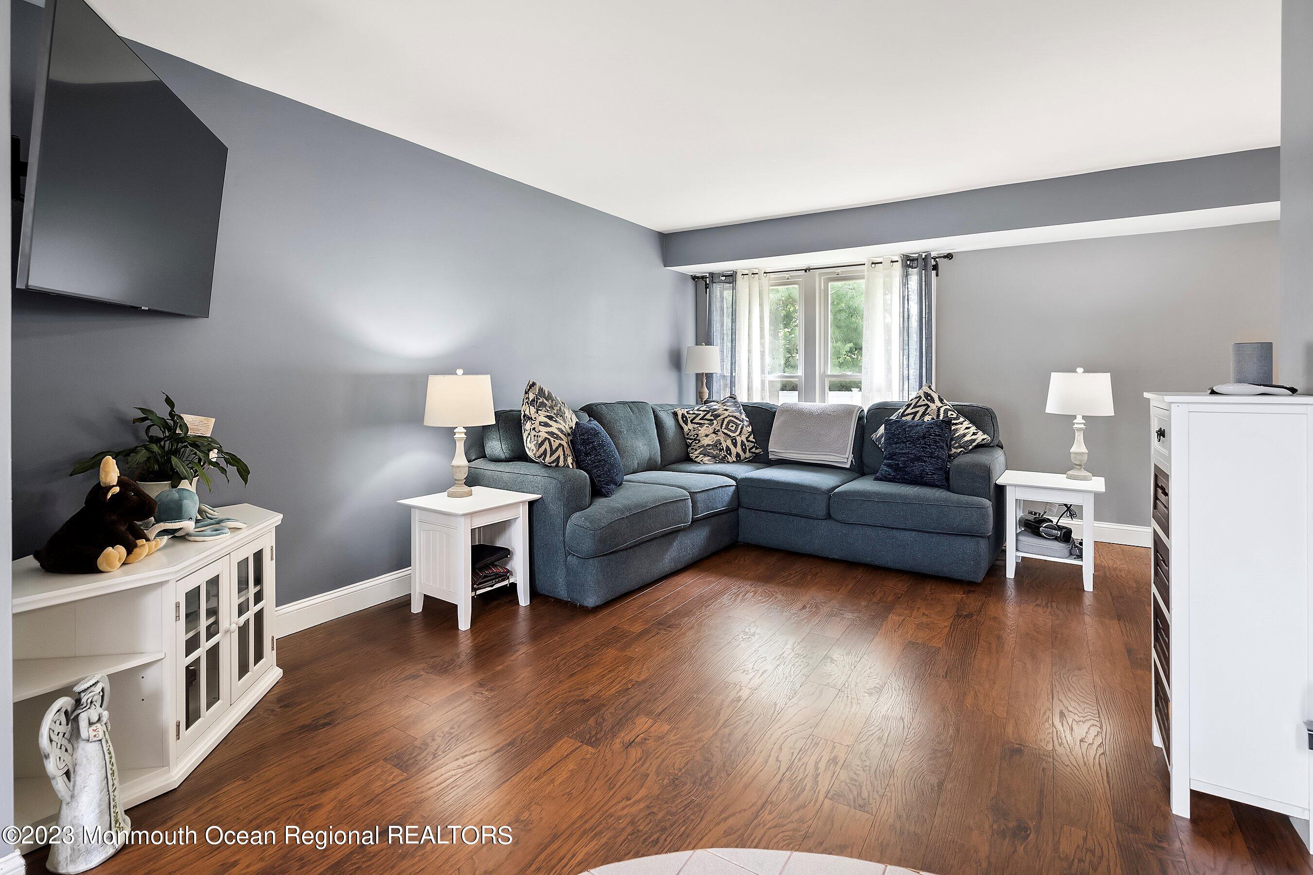 4 Reed Road Howell, NJ 07731 - Photo 10 of 29 05-Living 1A