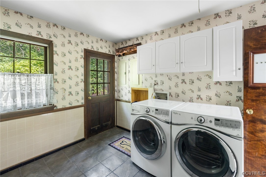 1600 Beaverdam Creek Road Crozier, VA 23039 - Photo 21 of 45 a view of washer and dryer with kitchen in the background