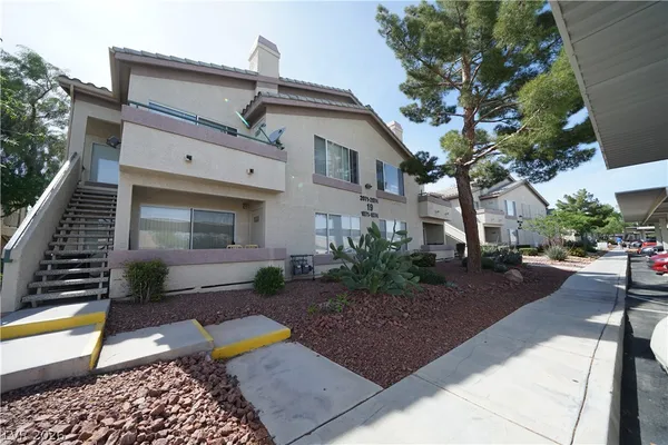 $1,295 | 5710 East Tropicana Avenue, Unit 2073, Las Vegas, NV 89122