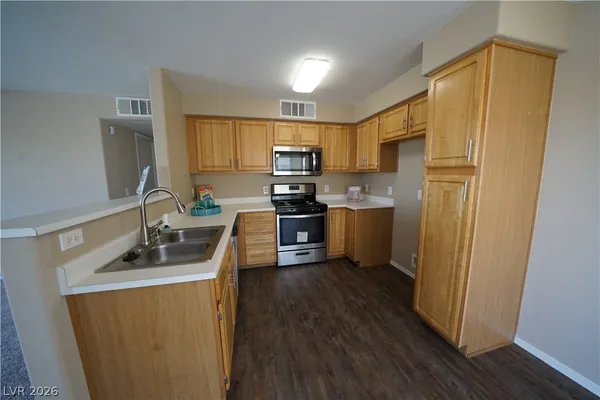 $1,295 | 5710 East Tropicana Avenue, Unit 2073, Las Vegas, NV 89122