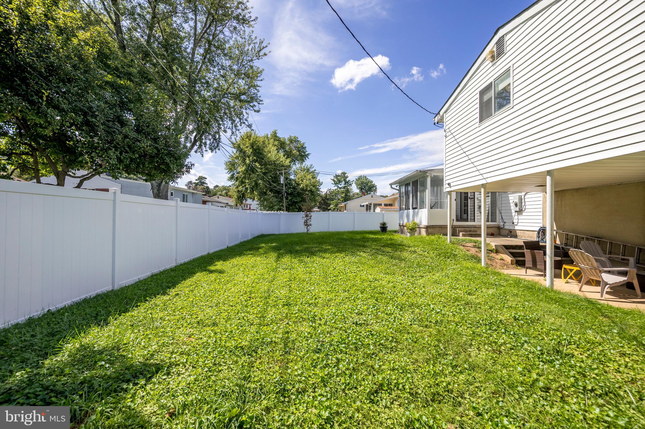 3308 Greenmead Road Baltimore, MD 21244 - Photo 34 of 36 Yard with lots of green space