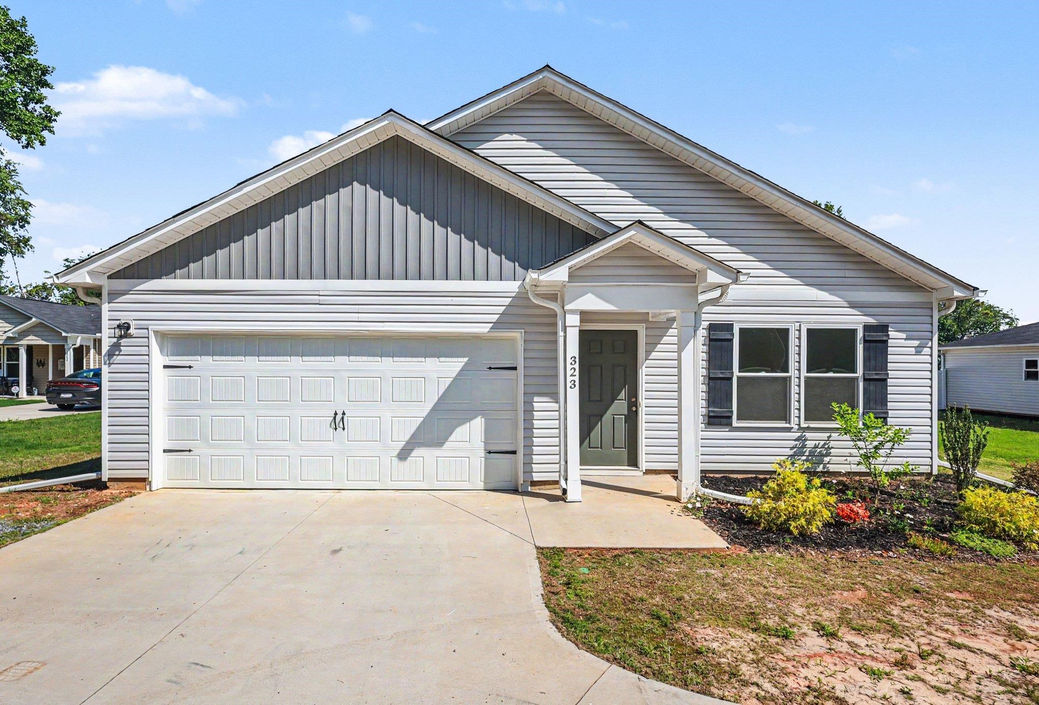 323 Ellis Ferry Road Gaffney, SC 29341 - Photo 2 of 31