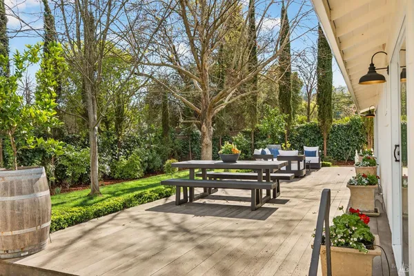 $1,800,000 | 2543 Pinot Way, St. Helena, CA 94574