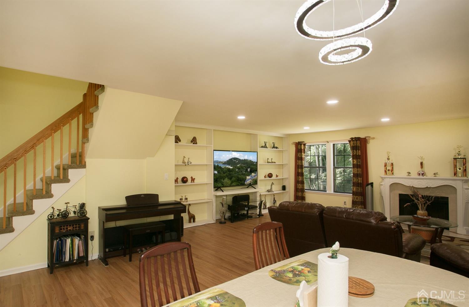4803 Stonehedge Road Edison, NJ 08820 - Photo 8 of 31