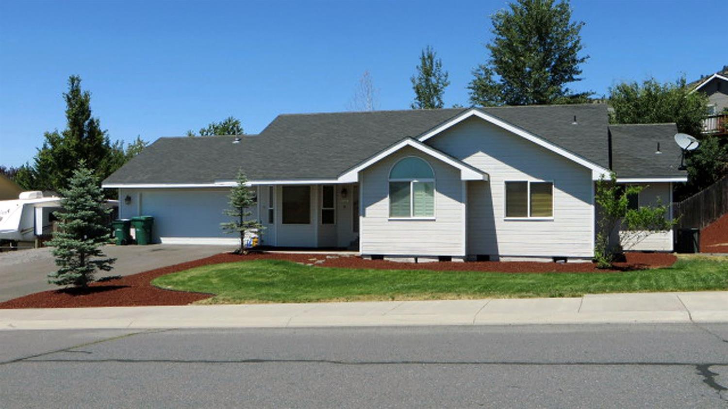 5855 Springcrest Way Klamath Falls, OR 97603 - Photo 1 of 14 Primary Photo