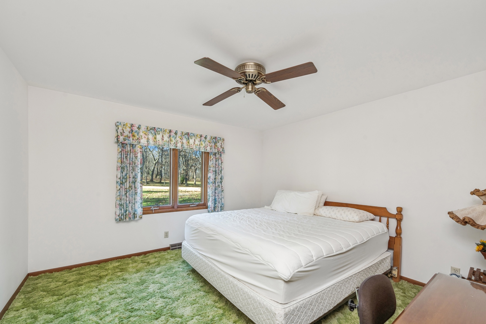 17445 Livingston School Road Caledonia, IL 61011 - Photo 19 of 33 a bedroom with a bed and a window