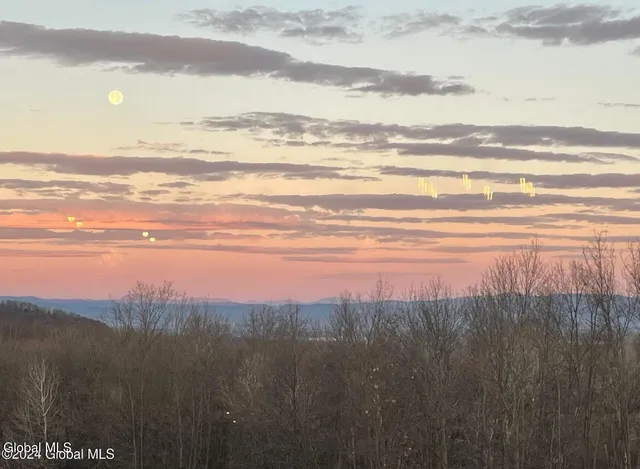 $889,000 | 1661 Burch Road, Hartford, NY 12832