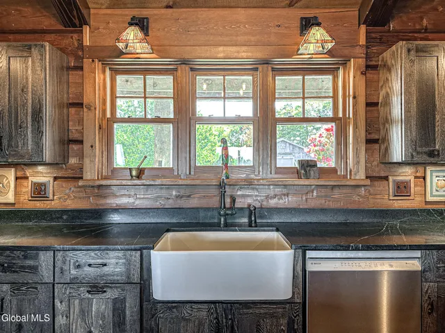 $889,000 | 1661 Burch Road, Hartford, NY 12832