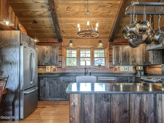 $889,000 | 1661 Burch Road, Hartford, NY 12832