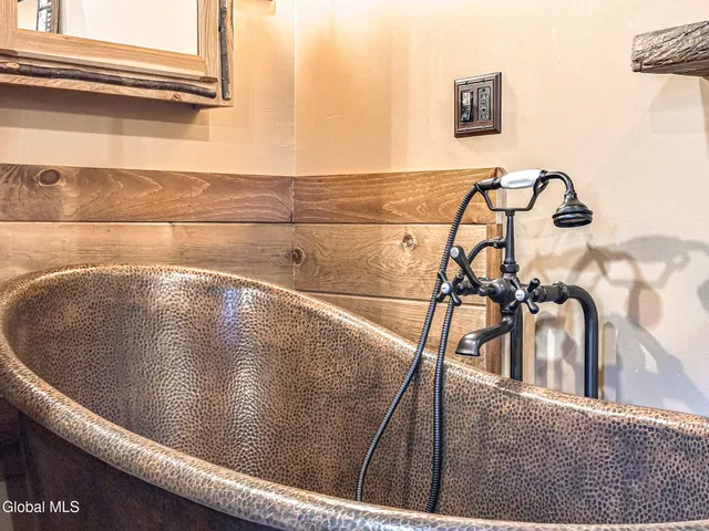 $889,000 | 1661 Burch Road, Hartford, NY 12832