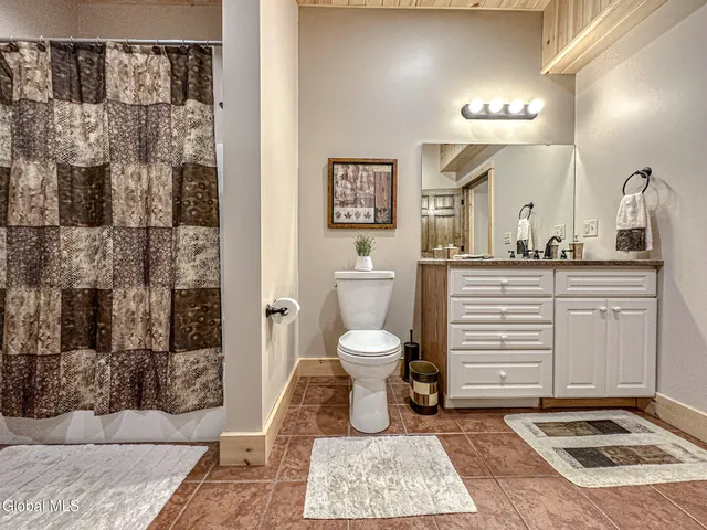 $889,000 | 1661 Burch Road, Hartford, NY 12832