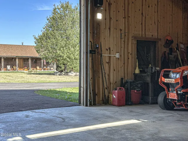 $889,000 | 1661 Burch Road, Hartford, NY 12832